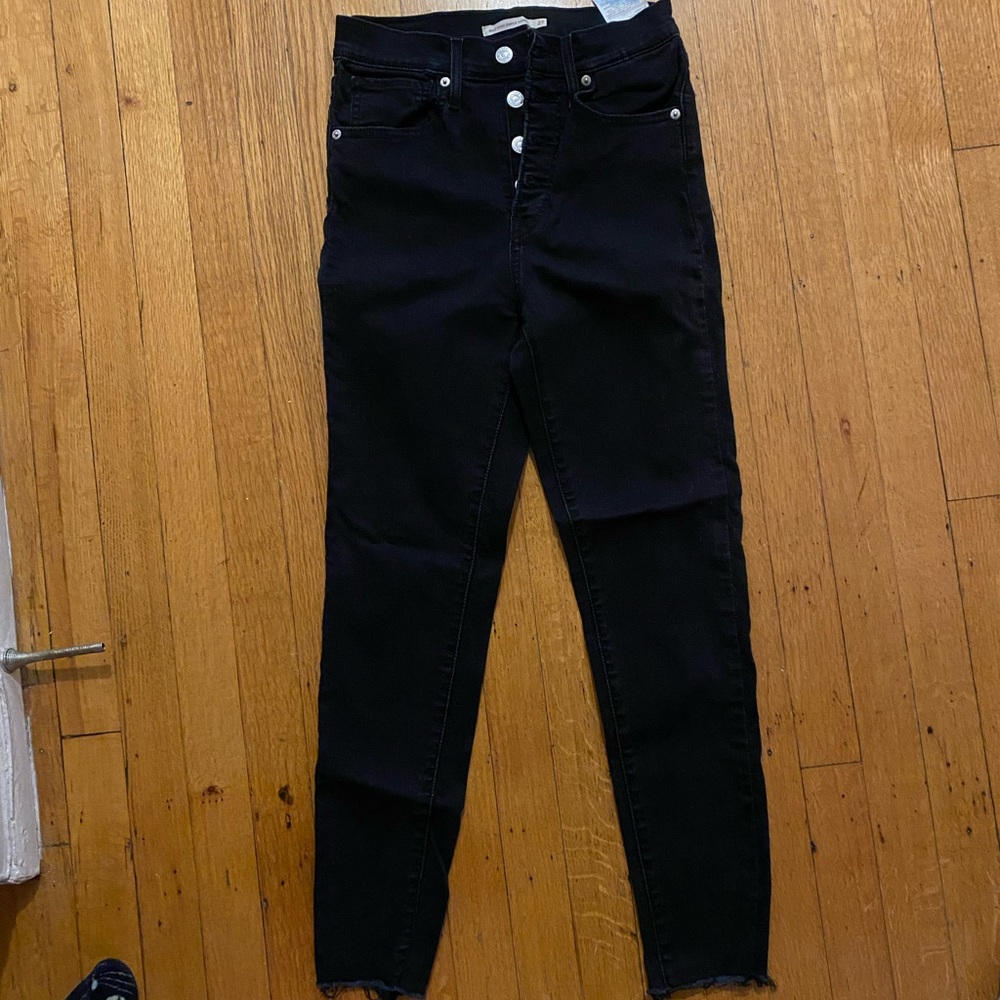 Black high waisted Levi’s